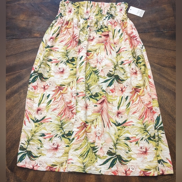 Ophelia & Co. Dresses & Skirts - NWT Floral Print Women's Skirt Size Large